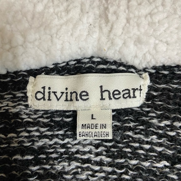 Devine Heart Dressy Button-Down Sweater With Hoodie Sz Large - Picture 3 of 6